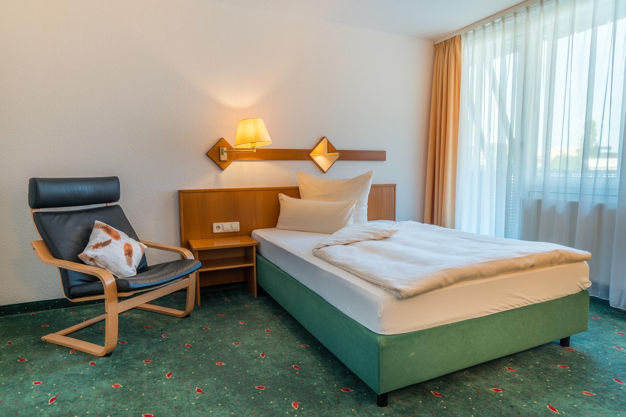Airporthotel Residenz Steinenbronn Exterior photo